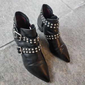 Marc by Marc Jacob Carrol Studded Leather Ankle Bootie EU 37.5 US 7.5 Black